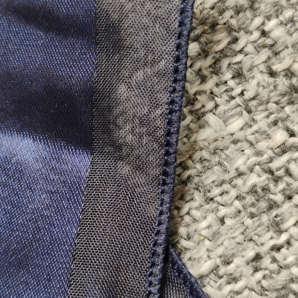 CHANEL! Very Rare & Authentic Chanel Vintage Scarf 100% Silk Chiffon - Picture 4 of 4